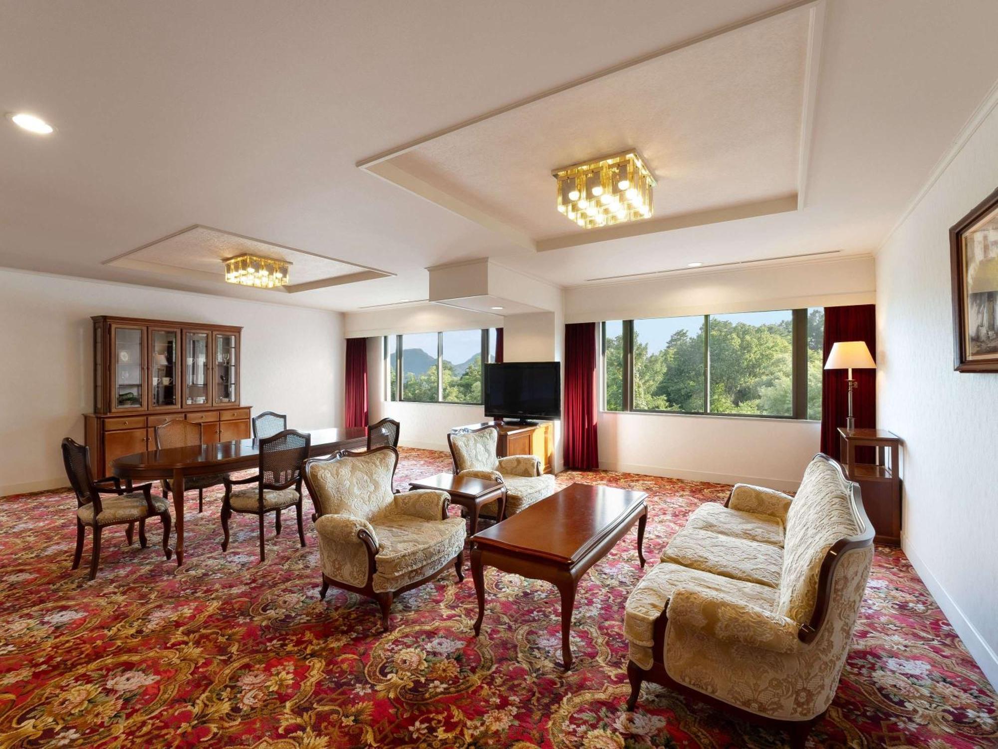 Hotel Mercure Urabandai & 3*