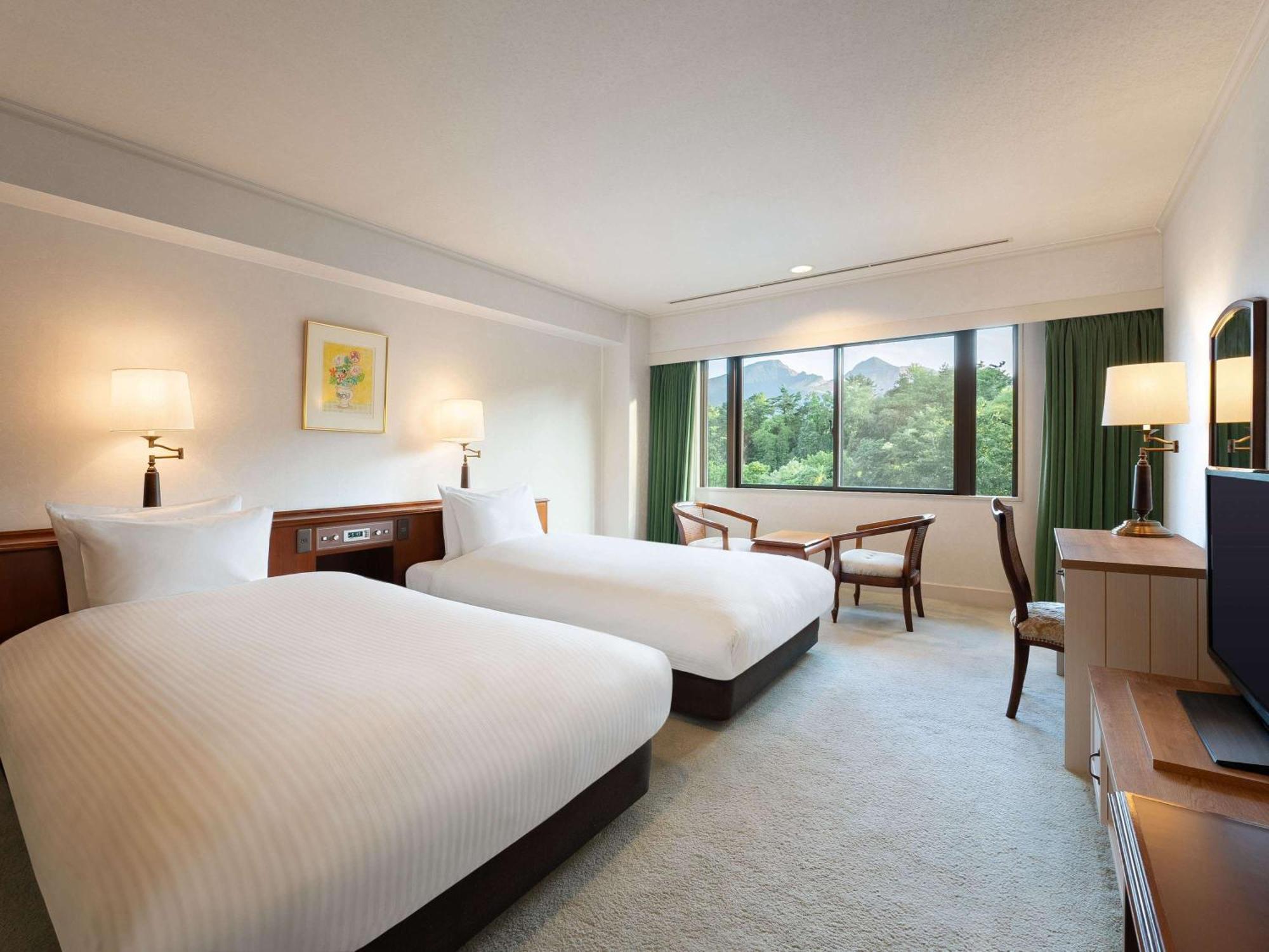 Mercure Urabandai &